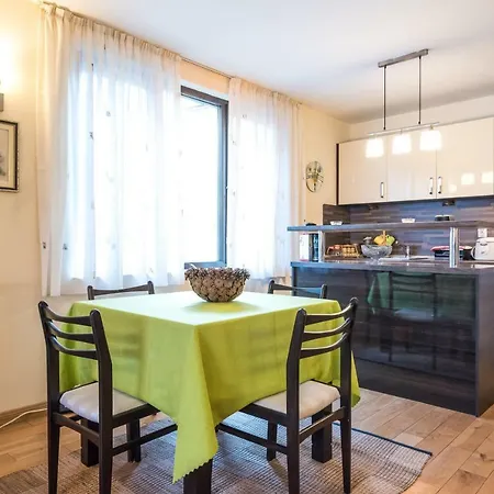 Mountain Escape 1br Апартаменты Банско